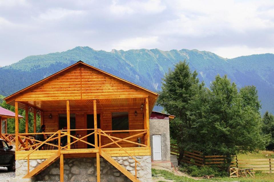 Hotel Ushba Hill Mestia Exterior foto